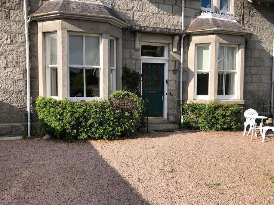 Spacious 2 Bedroom Flat In Heart Of Ballater Exterior photo