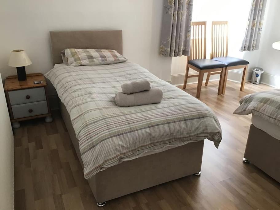 Spacious 2 Bedroom Flat In Heart Of Ballater Exterior photo